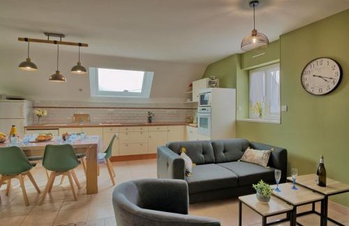 Plouhinec Casa | Holiday Home Groix by Interhome