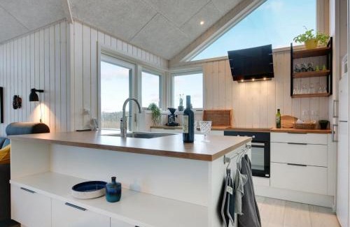 Lakolk Casa | Holiday Home Gubbe - 500m from the sea by Interhome