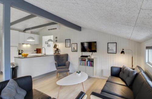 Skygge Casa | Holiday Home Hariette by Interhome