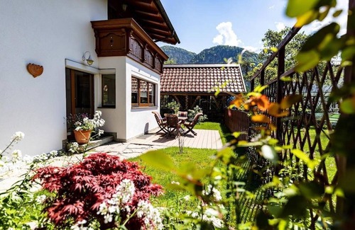 Liesfeld Casa | Casa de vacaciones Haus Evelin con jardín y parrilla
