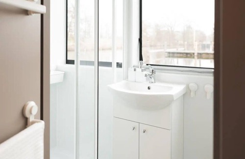 Domitz Casa | Holiday home Hausboot Tortuga