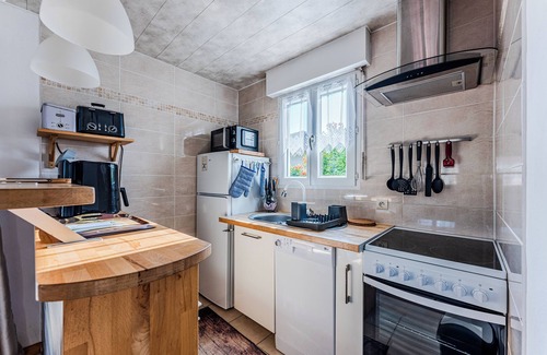 Gujan-Mestras Casa | Casa de vacaciones 'Henriela - Studio 2 Personnes' con terraza privada, Wi-Fi y aire acondicionado