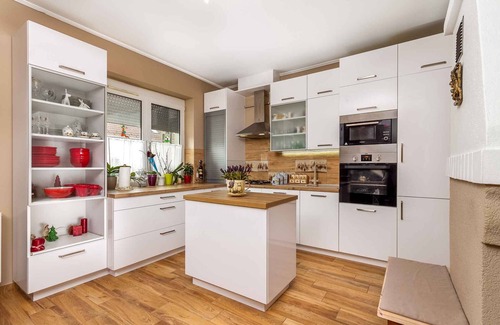 Balatonmariafurdo Casa | Casa vacacional en una zona tranquila con aire acondicionado e internet