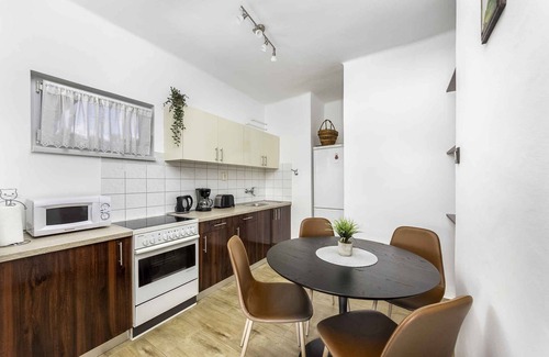 Balatonmariafurdo Casa | Casa vacacional con pabellón de jardín y WiFi