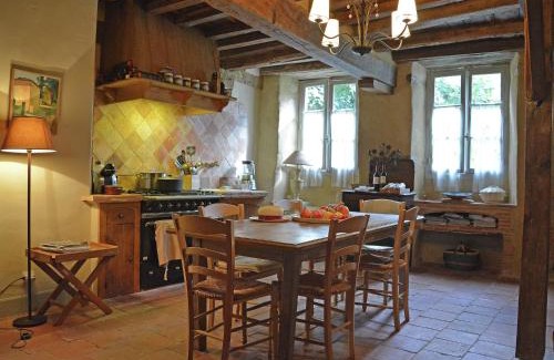 Campagne-d'Armagnac Casa | Holiday Home in Campagne with Pool and BBQ