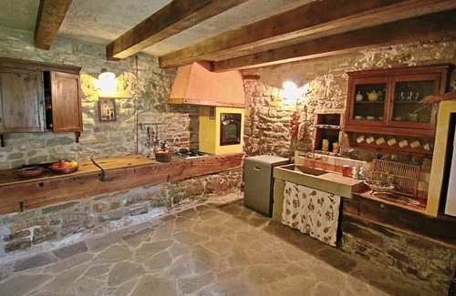 Apecchio Casa | Casa en Apecchio con Piscina y Terraza