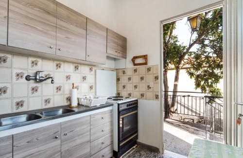 Asprovalta Casa | Holiday Home in Asprovalta near Sea Beach