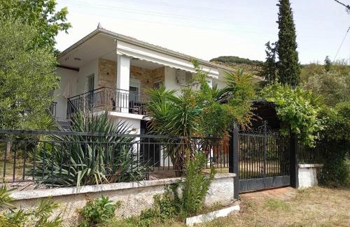 Asprovalta Casa | Holiday Home in Asprovalta near Sea Beach