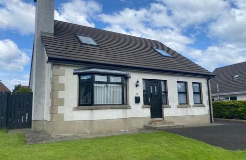 Ballycastle Casa | Holiday Home in Ballycastle - Fáinne na Cairde