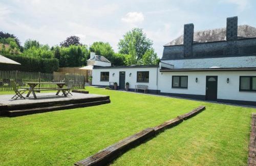 Hastiere-Lavaux Casa | Holiday Home in Ederbergland near Knebelsrod