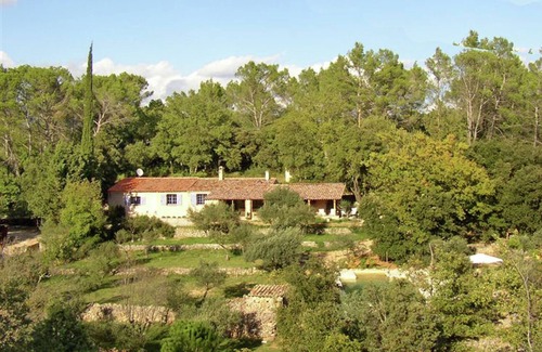 Carces Casa | Tranquila casa de vacaciones con piscina en Carces