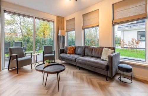 De Koog Casa | Holiday Home in De Koog with Sauna and Garden