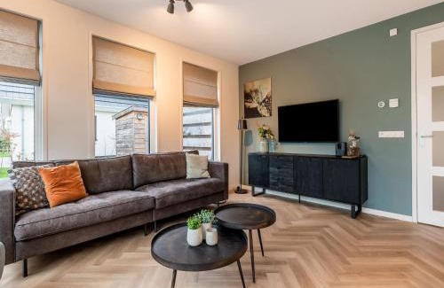De Koog Casa | Holiday Home in De Koog with Sauna and Garden