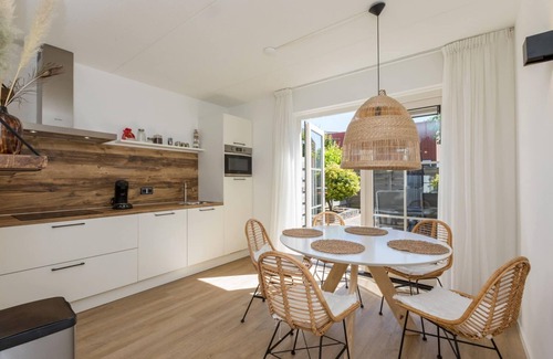 Domburg Casa | Holiday Home in Domburg Near the Beach