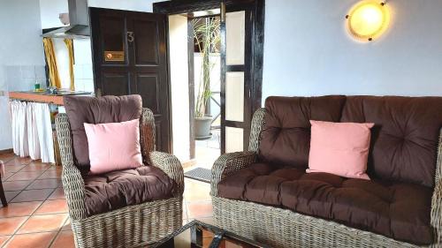 El Guincho Apartamento | Holiday home in English style with sea view