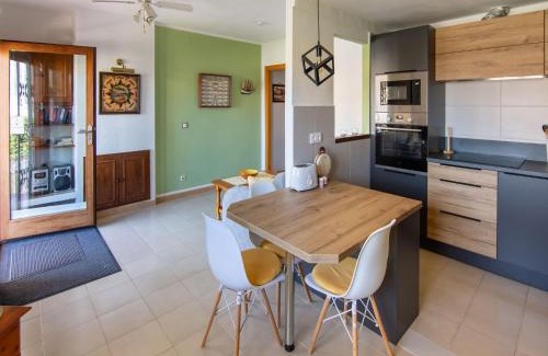 Sant Pere Pescador Casa | Holiday Home in Catalonia near Beach