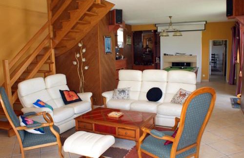 Lampaul-Plouarzel Casa | Holiday Home in Plouarzel near Sandy Cove
