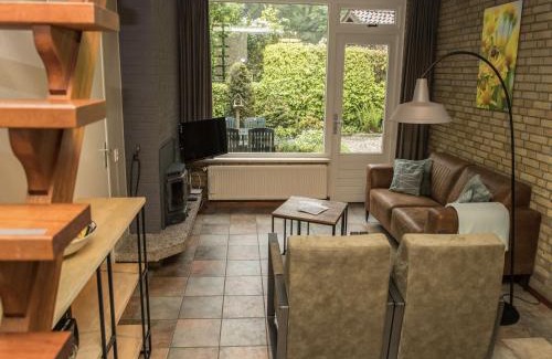 Bisselt Casa | Holiday Home in Gelderland near Nature Trails, cleaning included