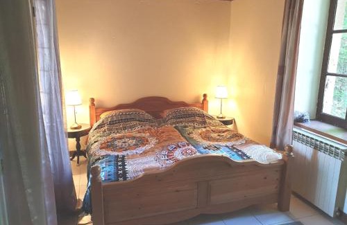 Grury Casa | Holiday Home in Grury with Pool & Garden
