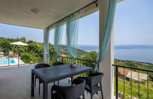 Opatija Casa | Holiday Home in Icici with Seaview, Balcony, Air condition, WIFI (4683-1)