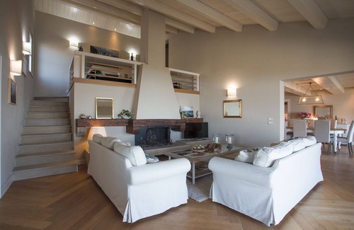 San Feliciano Villa | Casa en Magione con Vista al Lago y Piscina