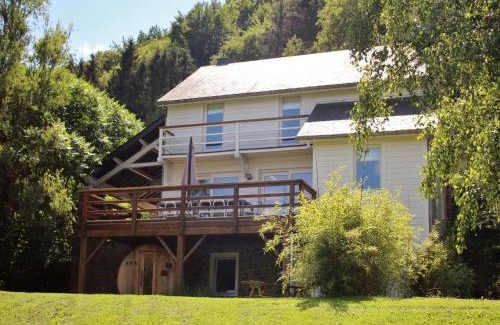 Marcouray Casa | Holiday Home in Jupille near Forest Trails, cleaning included