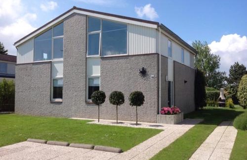 Kamperland Casa | Holiday Home in Kamperland near Beach, cleaning included