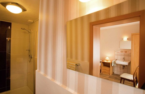 Oberschledorn Casa | La casa de vacaciones en Medebeach con balcón