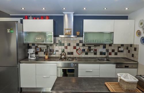 Molat Casa | Holiday Home in Molat with Pool