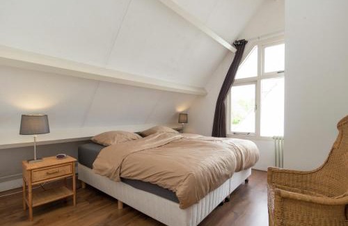Municipality of Noordwijk Casa | Holiday Home in Noordwijkerhout by Forest & Lake