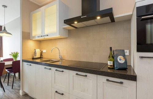 Municipality of Veere Casa | Holiday Home in Oostkapelle near Forest