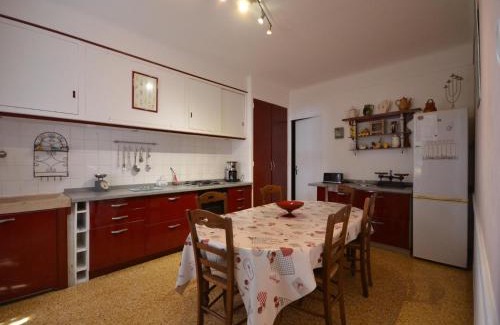 Pertuis Casa | Holiday Home in Pertuis with Pool and Views