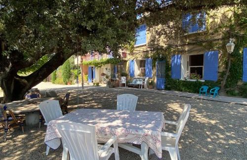 Pertuis Casa | Holiday Home in Pertuis with Pool and Views
