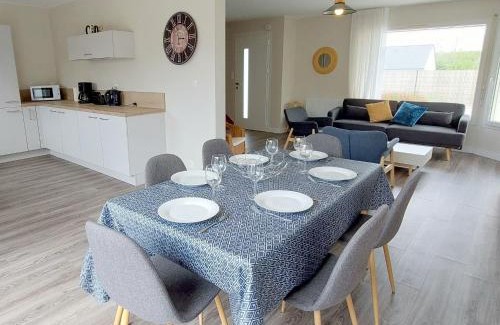 Plouarzel Casa | Holiday Home in Plouarzel near Sandy Beaches