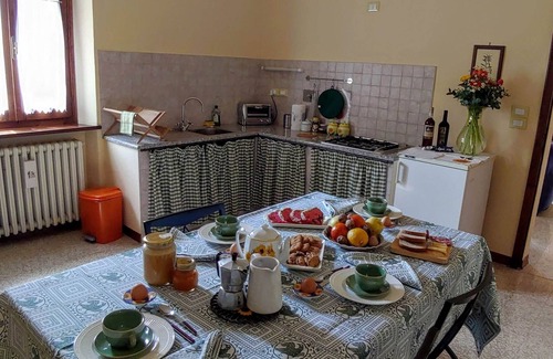 Ramazzano Apartamento | Holiday Home in Ramazzano Near Assisi