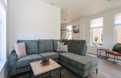 Municipality of Nissewaard Casa | Holiday Home in Simonshaven near Lake Beach