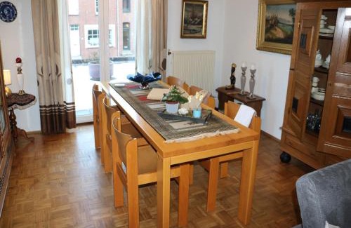 Sweikhuizen Casa | Holiday Home in Sittard with Pool