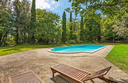 Perugia Apartamento | Holiday Home in Umbria With Pool