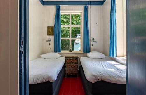 Breezand Casa | Holiday Home in Vrouwenpolder near Beach
