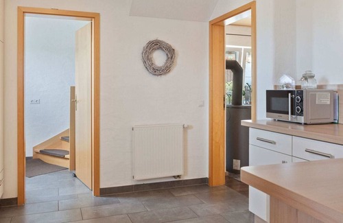 Langewiese Casa | Casa de vacaciones cubierta de nieve en Winterberg con sauna y jardín