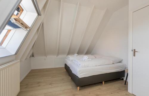 Serooskerke Casa | Holiday Home in Zeeland Family-Friendly, cleaning included