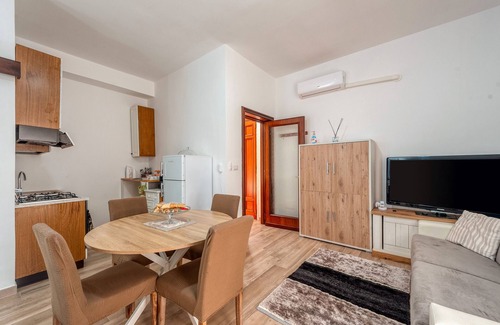 Cellino San Marco Casa | Holiday Home 'Katia' with Private Garden and Air Conditioning