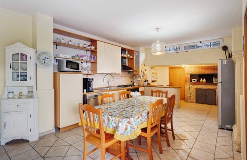 San Mango Piemonte Casa | Casa de vacaciones 'Villa Luisa' con vistas a la montaña, terraza compartida y Wi-Fi