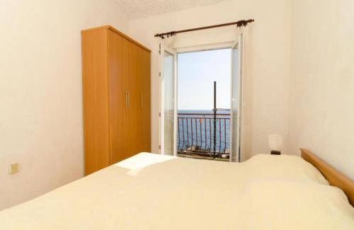 Orebic Casa | Holiday Home Jasminka - Three Bedroom Holiday Home with Terrace and Sea View