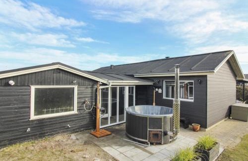 Lokken Casa | Holiday Home Jespar - 300m from the sea by Interhome