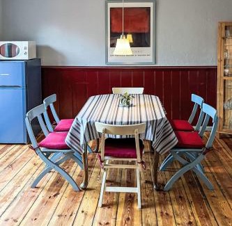 Leopoldshagen Casa | Holiday Home Kapitänshaus Leo by Interhome