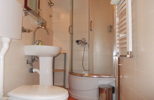 Lezimir Cama Y Desayuno | Holiday Home Karalic