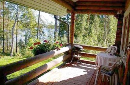 Aatola Casa | Holiday Home Kettupirtti by Interhome
