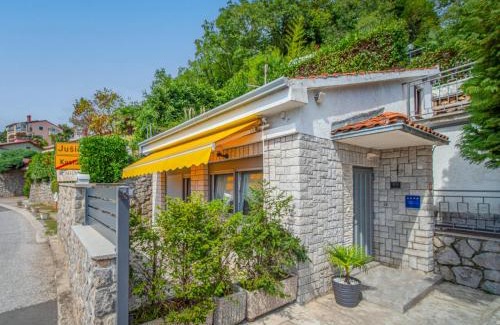 Trinajstici Casa | Holiday Home Koalas Nest Home & Apartments by Interhome