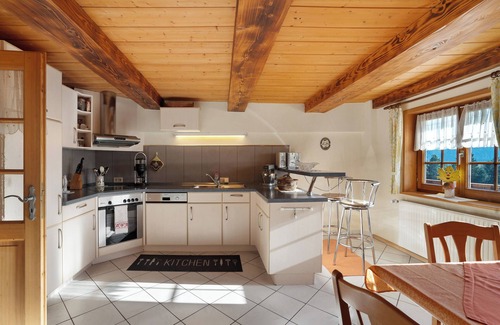 Hornberg Casa | Casa de vacaciones 'Krährbauernhof Mit Eventraum 3 Fewo' con vistas a la montaña